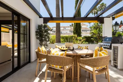 Middle Floor Apartment in Nueva Andalucía