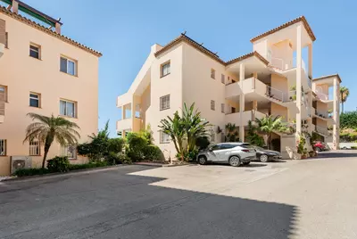Ground Floor Apartment in Nueva Andalucía
