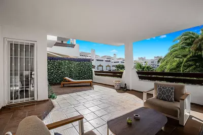 Middle Floor Apartment in Estepona