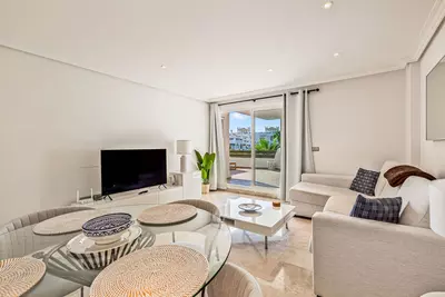 Middle Floor Apartment in Estepona