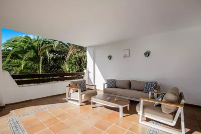 Middle Floor Apartment in Estepona