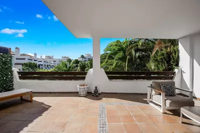 Middle Floor Apartment in Estepona