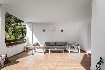 Middle Floor Apartment in Estepona