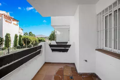 Middle Floor Apartment in Estepona