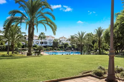 Middle Floor Apartment in Estepona