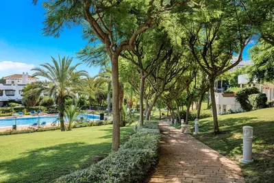 Middle Floor Apartment in Estepona