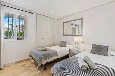 Middle Floor Apartment in Estepona