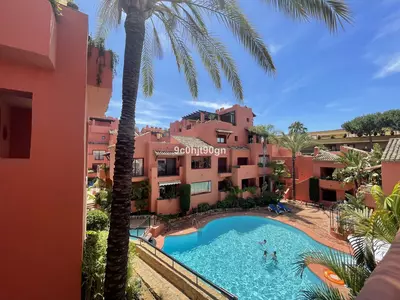 Middle Floor Apartment in Elviria