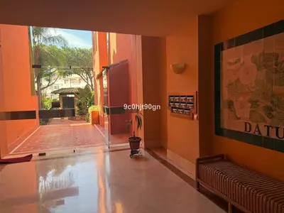 Middle Floor Apartment in Elviria