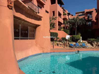 Middle Floor Apartment in Elviria