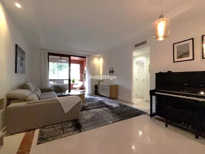 Middle Floor Apartment in Elviria