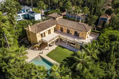 Detached Villa in Nueva Andalucía