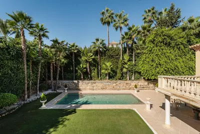Detached Villa in Nueva Andalucía