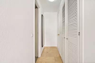 Middle Floor Apartment in Estepona