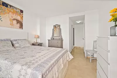 Middle Floor Apartment in Estepona