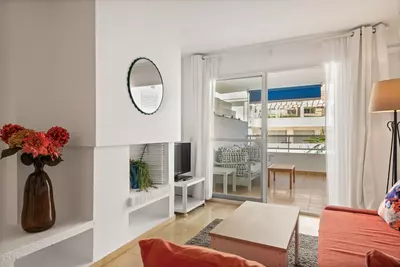 Middle Floor Apartment in Estepona