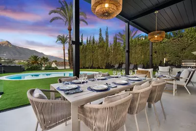 Detached Villa in Nueva Andalucía