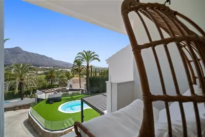 Detached Villa in Nueva Andalucía
