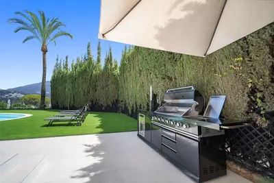 Detached Villa in Nueva Andalucía