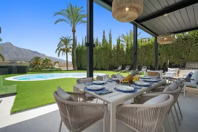 Detached Villa in Nueva Andalucía