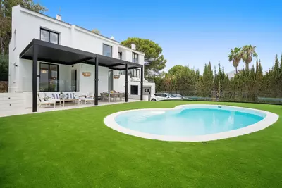 Detached Villa in Nueva Andalucía