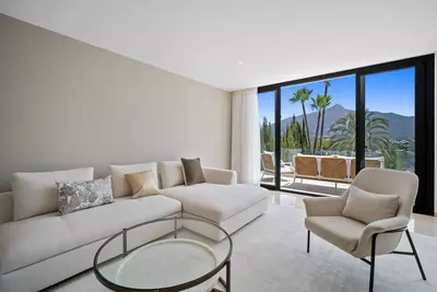 Detached Villa in Nueva Andalucía