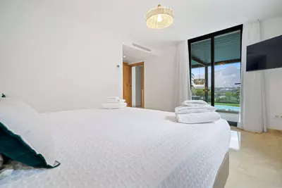 Detached Villa in Nueva Andalucía