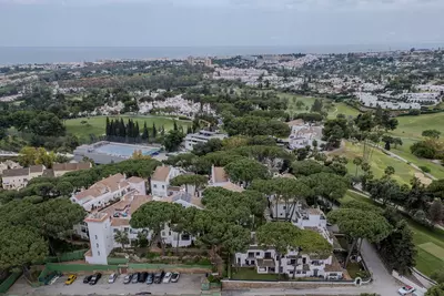 Middle Floor Apartment in Nueva Andalucía