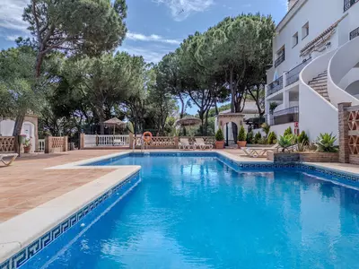 Middle Floor Apartment in Nueva Andalucía