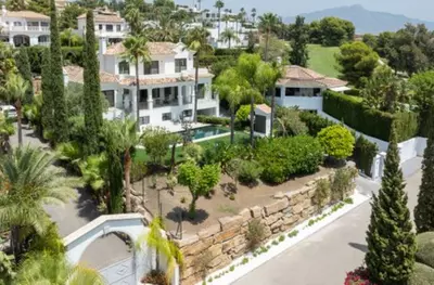 Detached Villa in El Paraiso