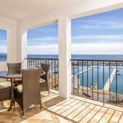 Middle Floor Apartment in Puerto Banús