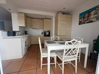 Middle Floor Apartment in Estepona