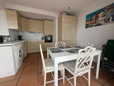 Middle Floor Apartment in Estepona