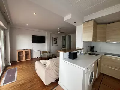 Middle Floor Apartment in Estepona