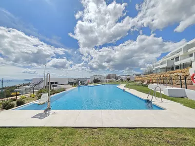 Middle Floor Apartment in Estepona