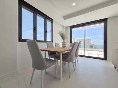 Middle Floor Apartment in Estepona