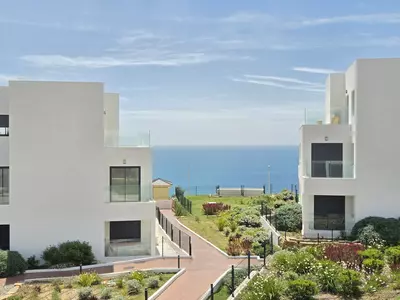 Middle Floor Apartment in Estepona