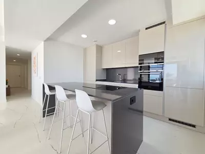 Middle Floor Apartment in Estepona