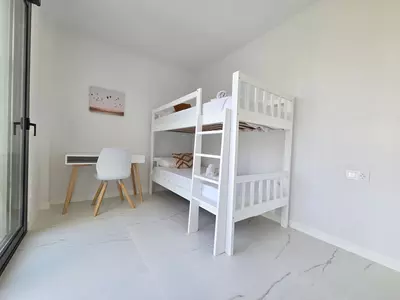Middle Floor Apartment in Estepona