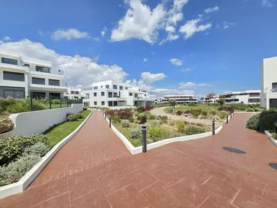 Middle Floor Apartment in Estepona