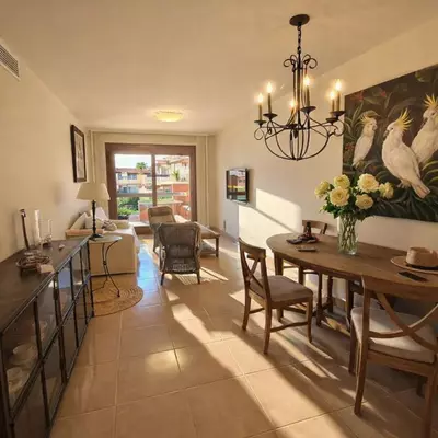 Middle Floor Apartment in Estepona