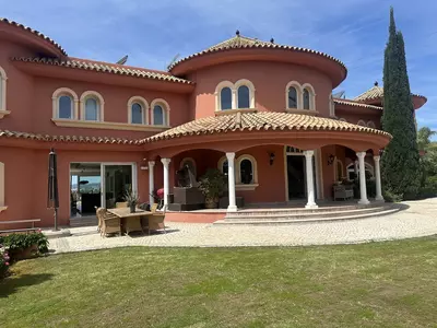 Detached Villa in El Paraiso