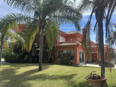 Detached Villa in El Paraiso