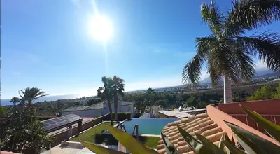 Detached Villa in El Paraiso