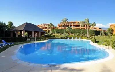 Middle Floor Apartment in Estepona