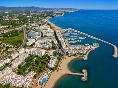 Middle Floor Apartment in Puerto Banús