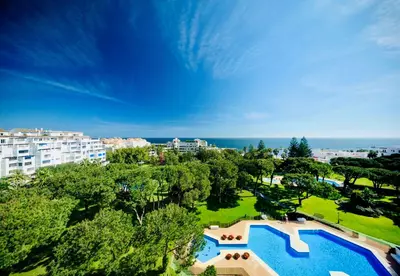 Middle Floor Apartment in Puerto Banús
