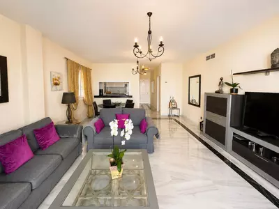 Middle Floor Apartment in Puerto Banús