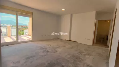 Top Floor Apartment in Cancelada