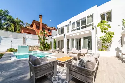 Detached Villa in Nueva Andalucía
